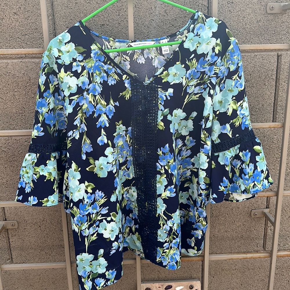 Isaac Mizrahi live blouse. Navy blue, light blue, and green floral pattern.